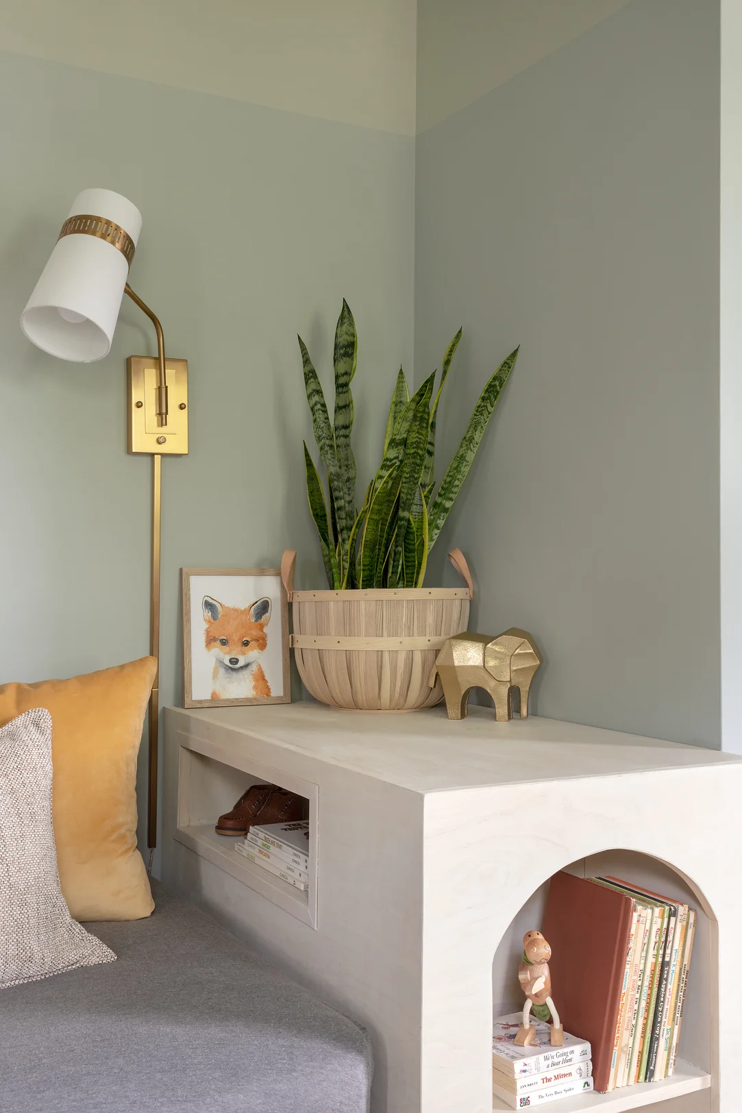flamingo_nursery_bed_detail_02.jpg