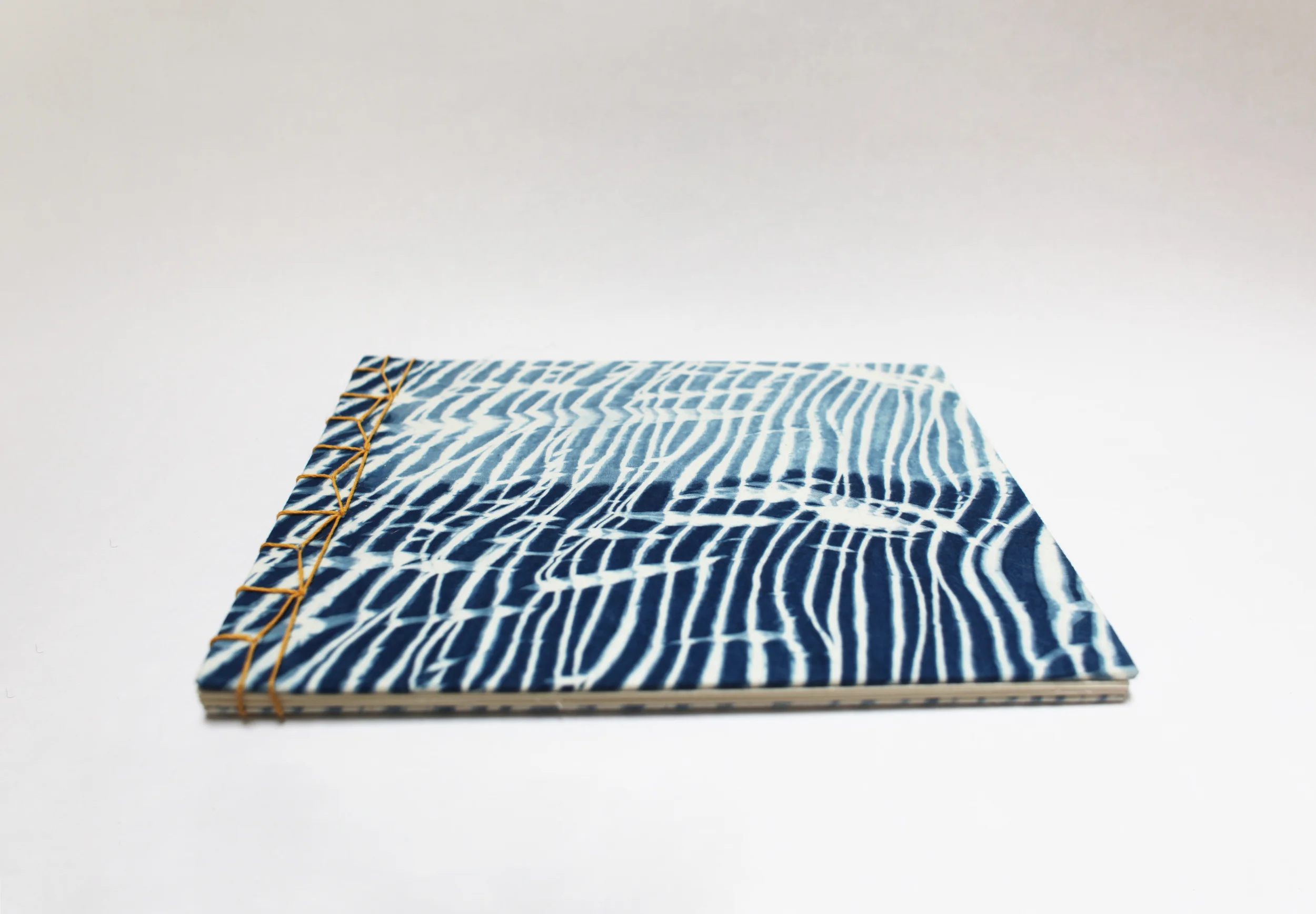 books-main-shibori5.jpg