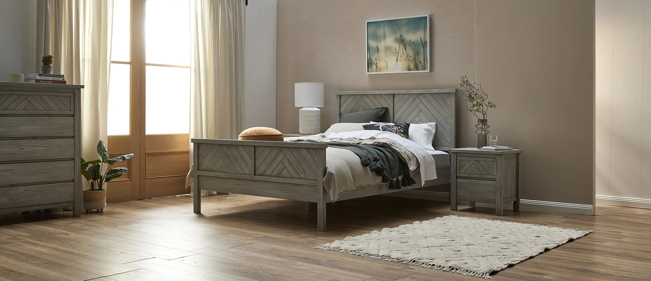 SNZXXX_Huntington_QS_Bedframe_NA_Lifestyle_Angle_Hero.jpg