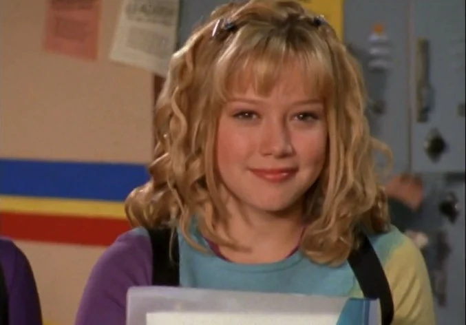 Lizzie-McGuire-Hair_Some-Curls-1.jpg