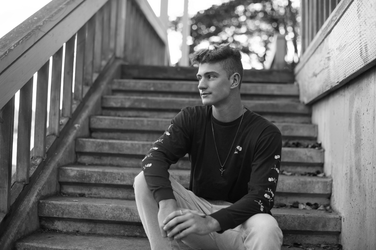 Ethan - Seattle senior portrait photography session at Gasworks Park