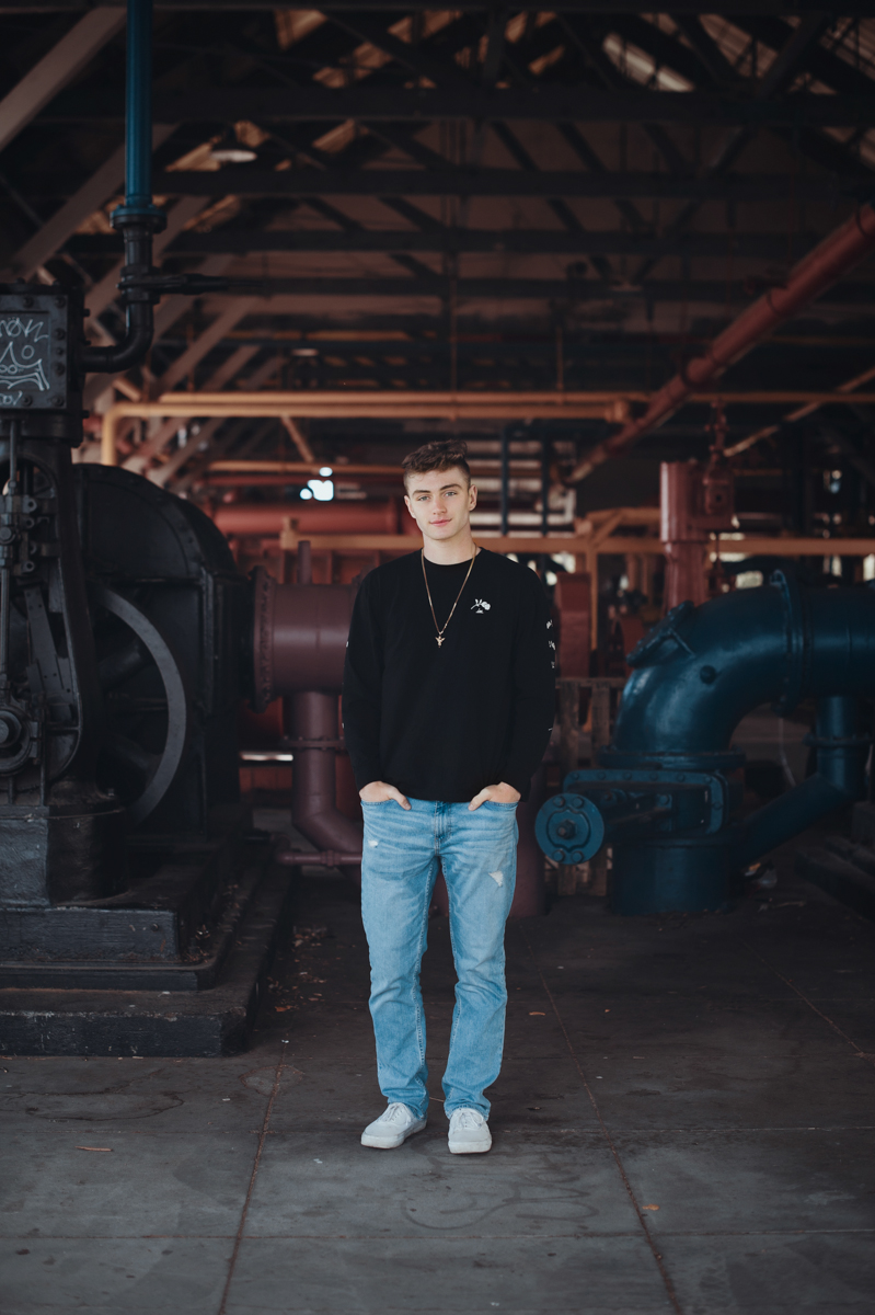 Ethan - Seattle senior portrait photography session at Gasworks Park