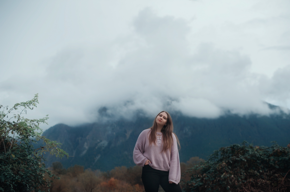 Alyssa's Senior Portrait Session in North Bend