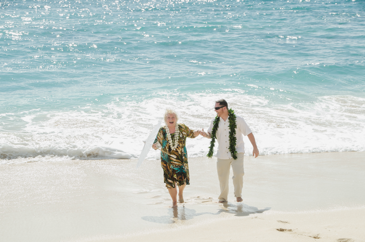 Hawaii Destination Wedding Photography - Stephanie and Luke's Oahu Wedding