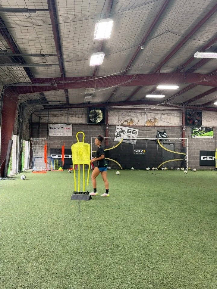 Striker bag work 🧳

Every scenario the game could provide requires multiple solutions to the same problem

Reps turns those solutions into second nature (instinct)

instinct = goals 

&bull; cut inside finish
&bull; fake inside cut outside finish 

