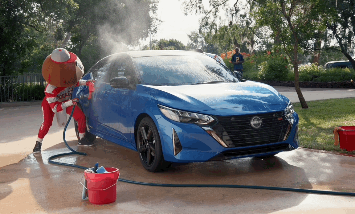 Nissan hose GIF 2.gif