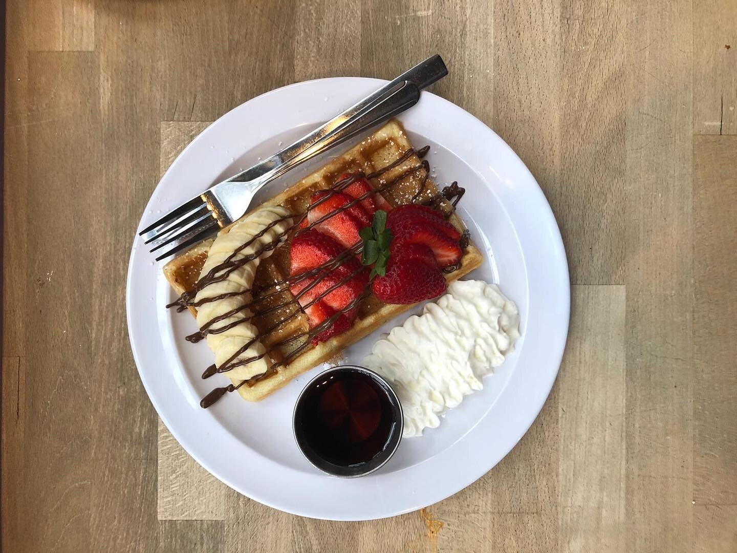 Should we bring back WEEKEND WAFFLES?!?🧇🍓 Let us know what you think in the comment below👇⠀
⠀
⠀
⠀
⠀
⠀
#floatcoffeeshop #floatpasadena #weekendwaffles #waffleweekend #waffles #homemadewaffles #dessertblog #dessertgram #dessertdessertdessert #strawb