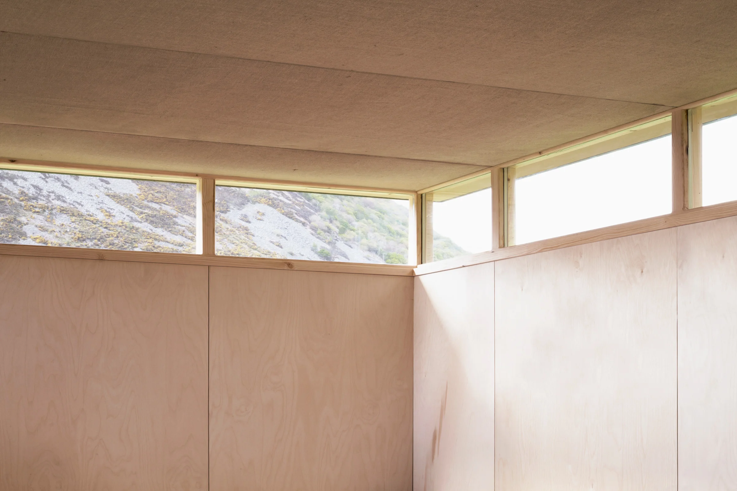 SYDNEY-RESIDENTIAL-ARCHITECT-TRIAS-STUDIO-SLATE CABIN WALES-P04.jpg