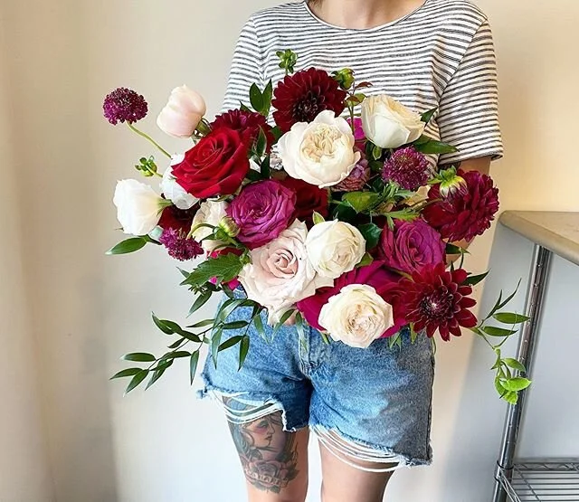 When the future wifey knows how to hold the bouquet 👌🏻 ⠀
&bull; 
This was a special one for Ximena. We painstakingly went over every possible rose and seasonal ingredient a million times pairing them together, removing one, adding another, reducing one ingredient in favour of another and that was just the order spreadsheet! ⠀
&bull; 
Then there was a mood board and then there was the market trip. I woke up at 4:00am and arrived at market to ensure all that I ordered was correctly received, colours meshed well together and the quantities were correct. ⠀
&bull; 
Back in the studio we processed hundreds of blooms making sure we picked out the best of the bunch and put them aside. I then spent a couple of hours arranging, putting down, tweaking, walking away, re-arranging and then here we have it... one bridal bouquet for the beautiful Ximena! 🥀 annnd yep! That&rsquo;s the standard process for every single bouquet and arrangement we create.