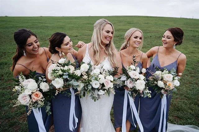 Oh how I loved creating these bouquets! &bull; So many delicious ingredients to work with. Kirsty requested lots of texture and touches of blue and I happily obliged! A &lsquo;Mali garden style bouquet&rsquo; was then created... 💗 &bull; PHOTOGRAPHER @hellosweetheartau
&bull; EVENT DESIGN @eventsbygrey &bull; VENUE @ottimohouse