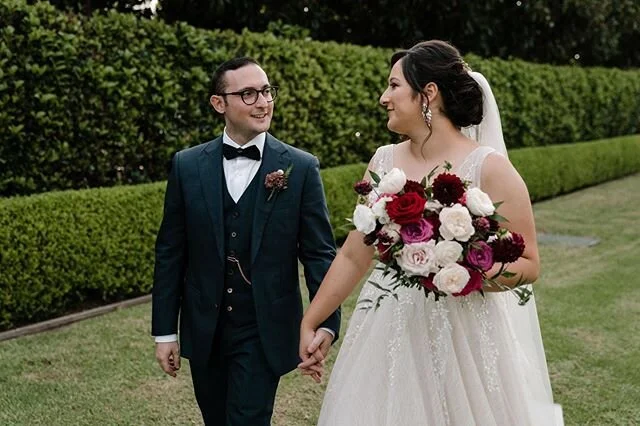 I designed Ximena&rsquo;s bouquet to be filled with multiple types of garden roses as well as seasonal blooms like dahlias &amp; scabiosas in all shades of pinks and purples. With touches of foliage it made the sweetest garden bouquet 💕 Captured by @siempreweddings