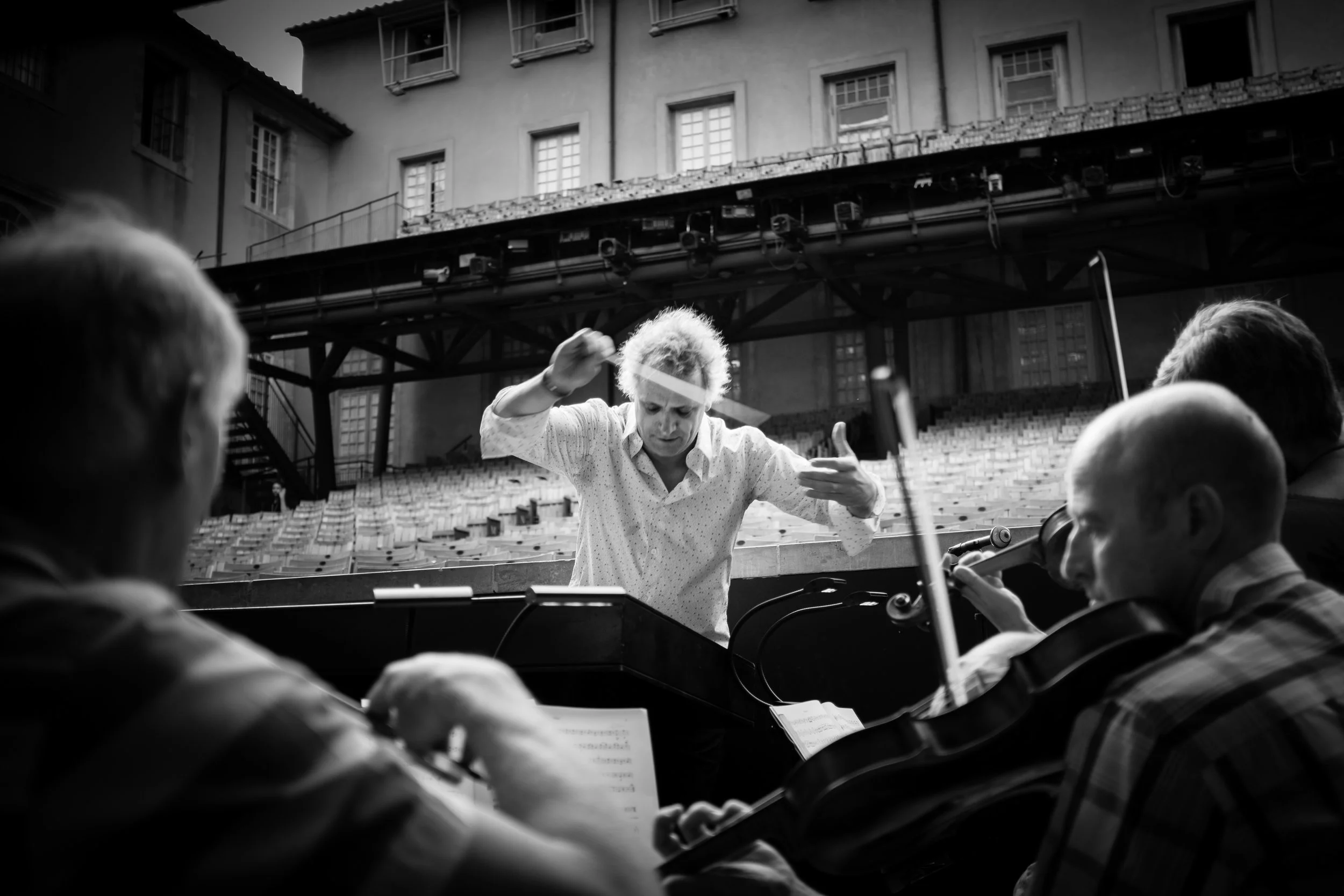 Louis Langree conducts the Freiburger Baroq Orchestra, Aix en Provence, 2016