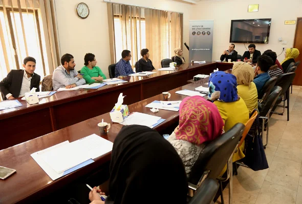 Iraqi Activists Tackle Extremism