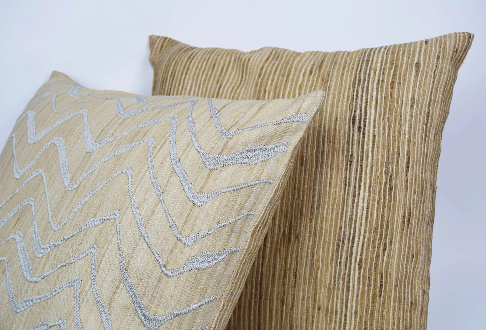 Meko silver cushion detail