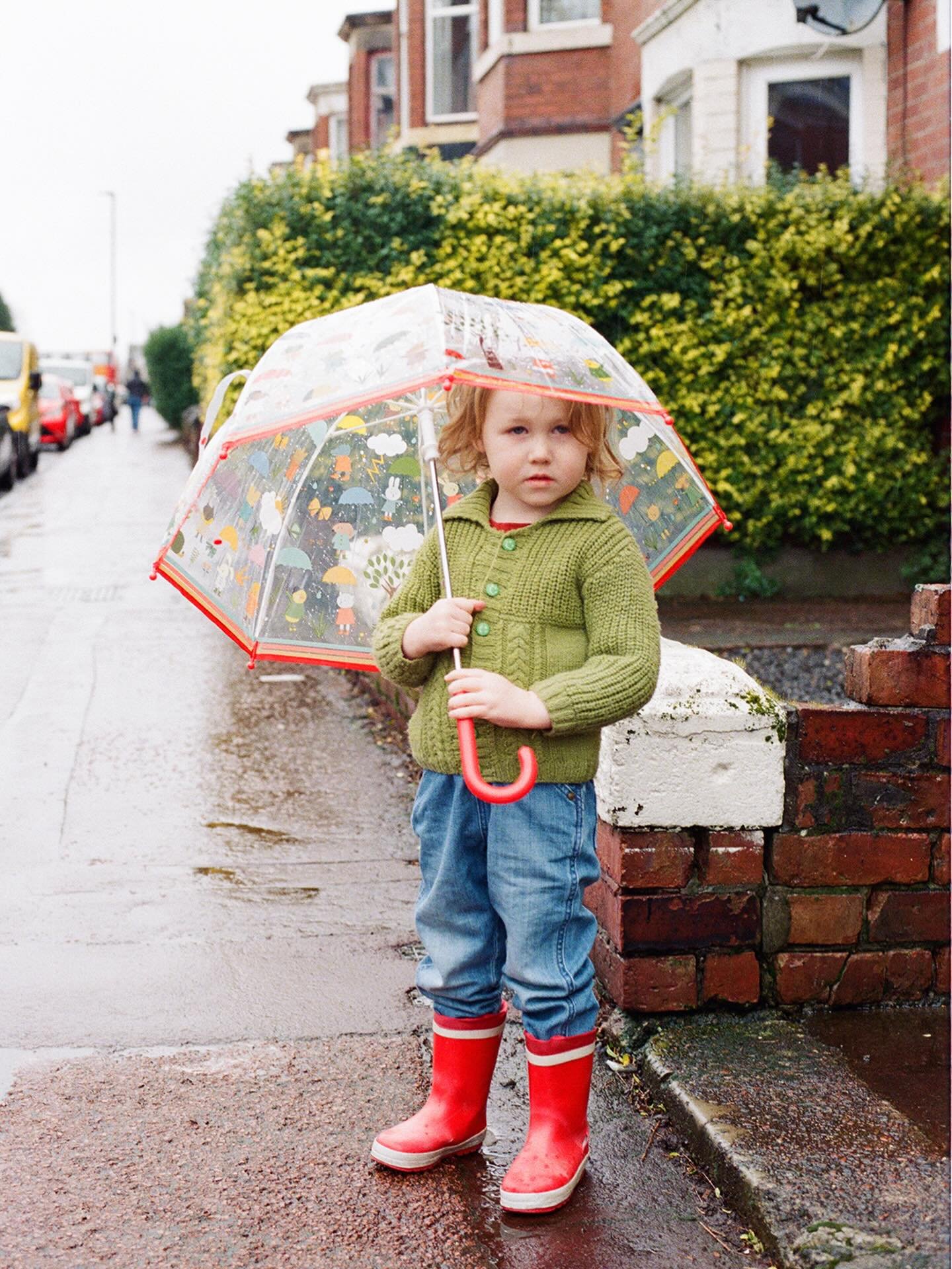 So far this week in my newsletters I&rsquo;ve covered &ldquo;what to wear&rdquo; and &ldquo;embrace your home&rdquo; as family photo preparation! Tomorrow I&rsquo;ll be discussing what to pack for a trip out. If you&rsquo;d like to be part of this an