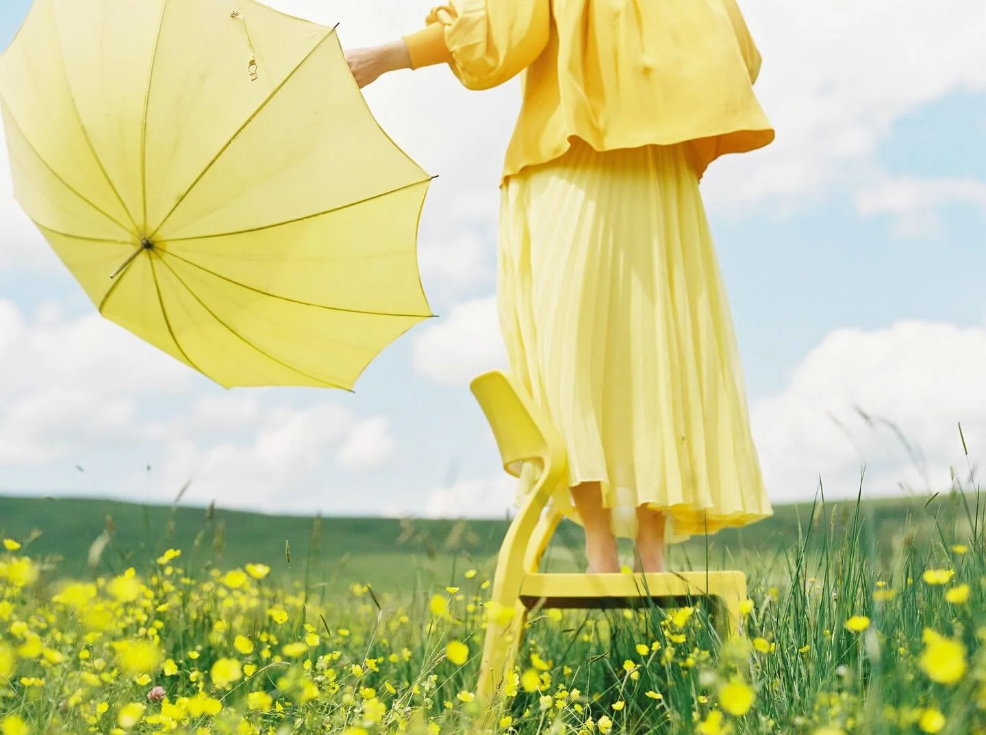 Well, Spring, hello! 💛🌼 a few images that popped into my head while hanging the washing out in the warm sun this morning. A collaborative project with my friend Ruth as we navigated our way out of Covid. Also featuring the gorgeous yellow chairs fr