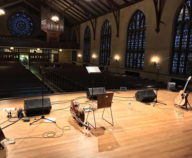 Helping lead chapel worship at @hopecollege today with @grace_theisen and D. Branch! #jesus #hopecollege #wildshores #mbrooksmusic #almamater #church #chapel #architecture #singersongwriter #worship #cello #threepartharmony #acoustic #kingofmyheart