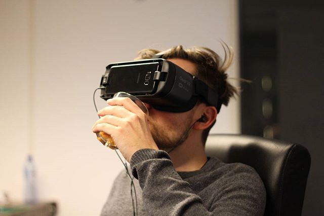 VRijmibo #virtualreality #vr #360 #video #friday #office #drinks #oldfashioned #don #instagram #instadaily #eastbound