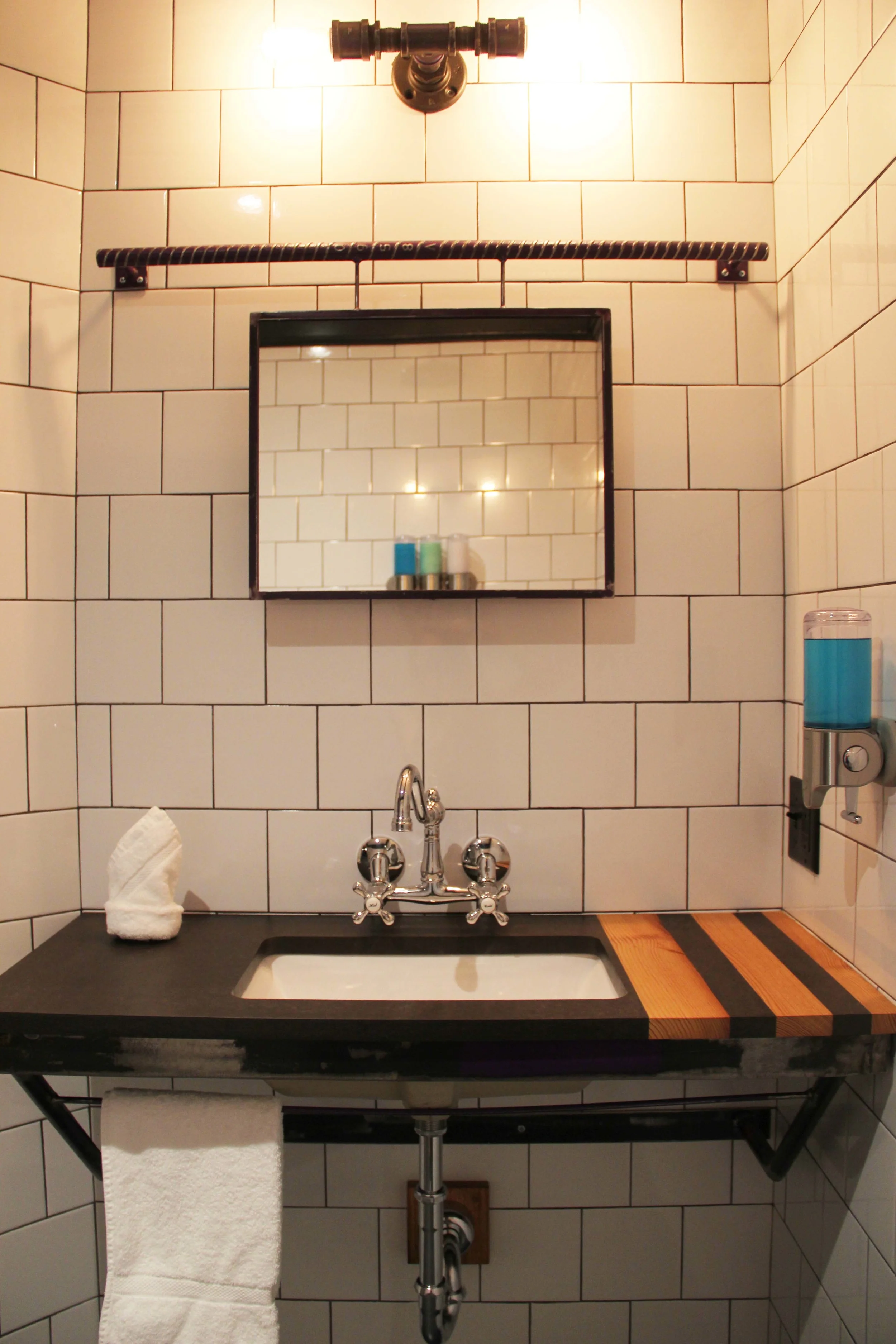 Room304_2066.jpg
