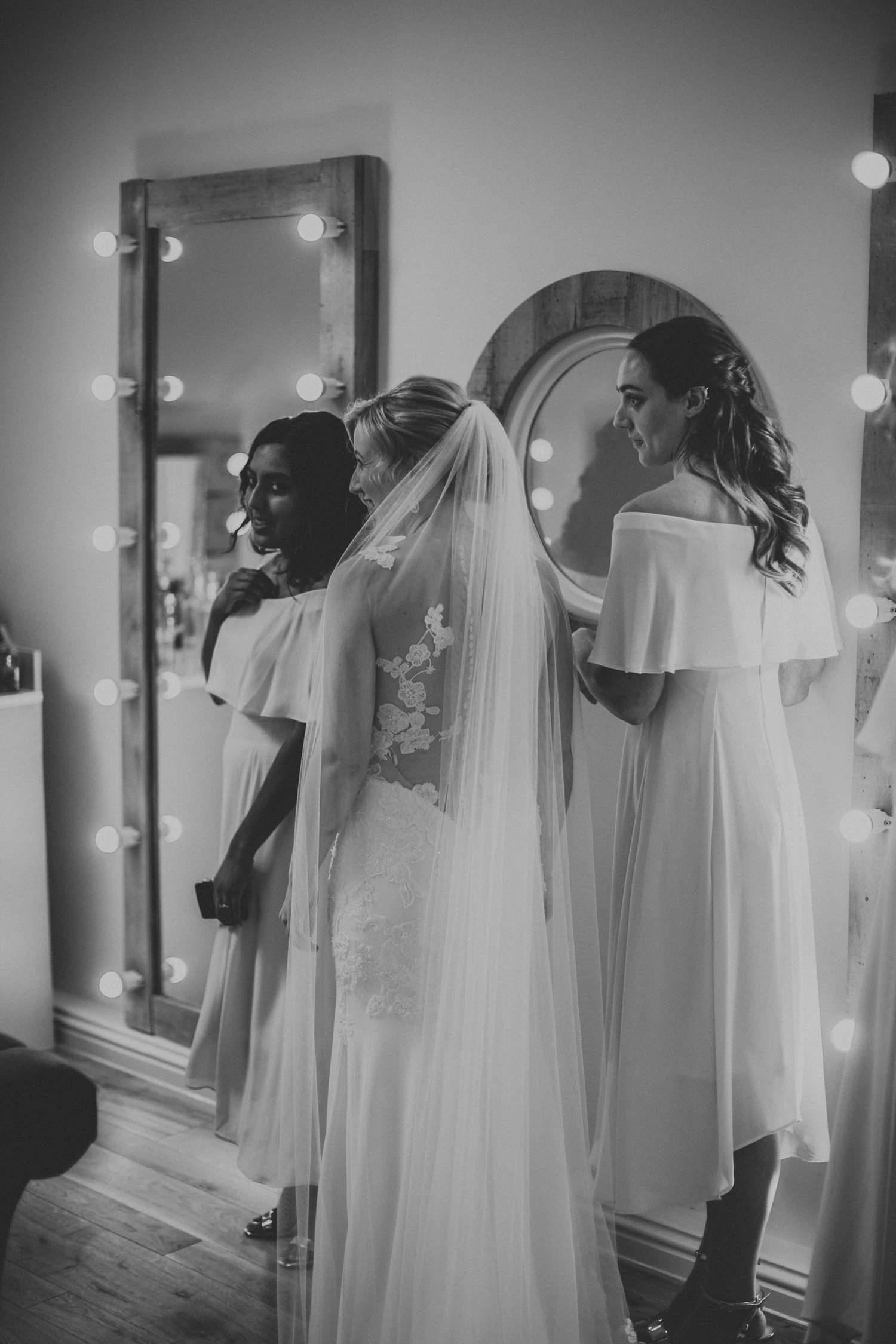 Surrey Wedding Photographer015.jpg