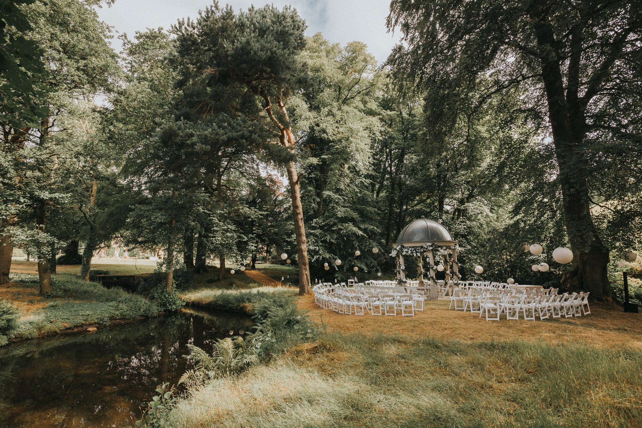 Surrey Wedding Photographer002.jpg