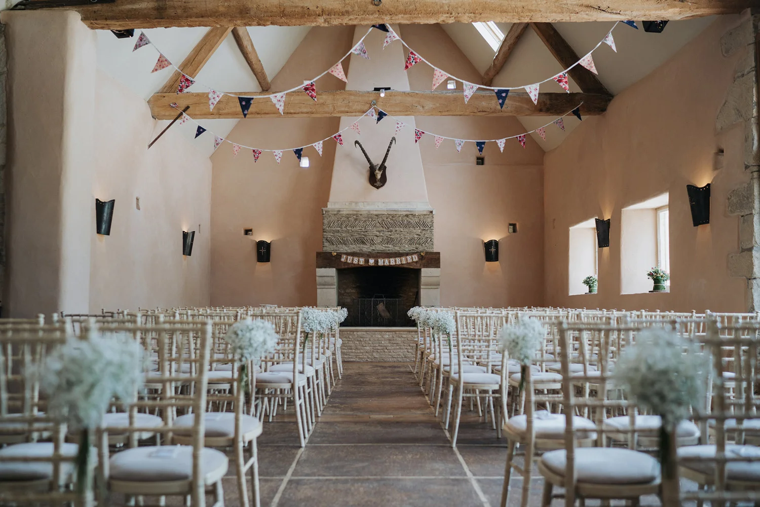 Oxleaze Barn Wedding0021.jpg