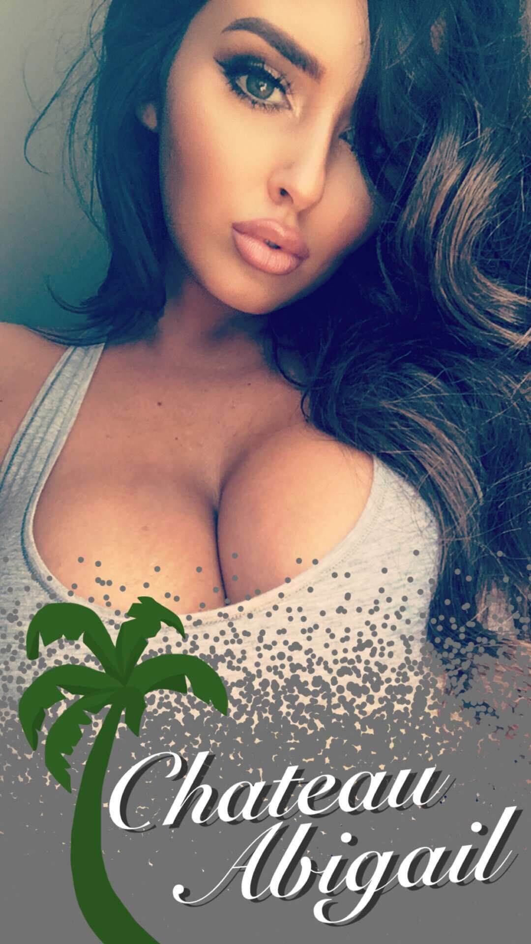 snapchat-business-geofilter-abigail-ratchford.png