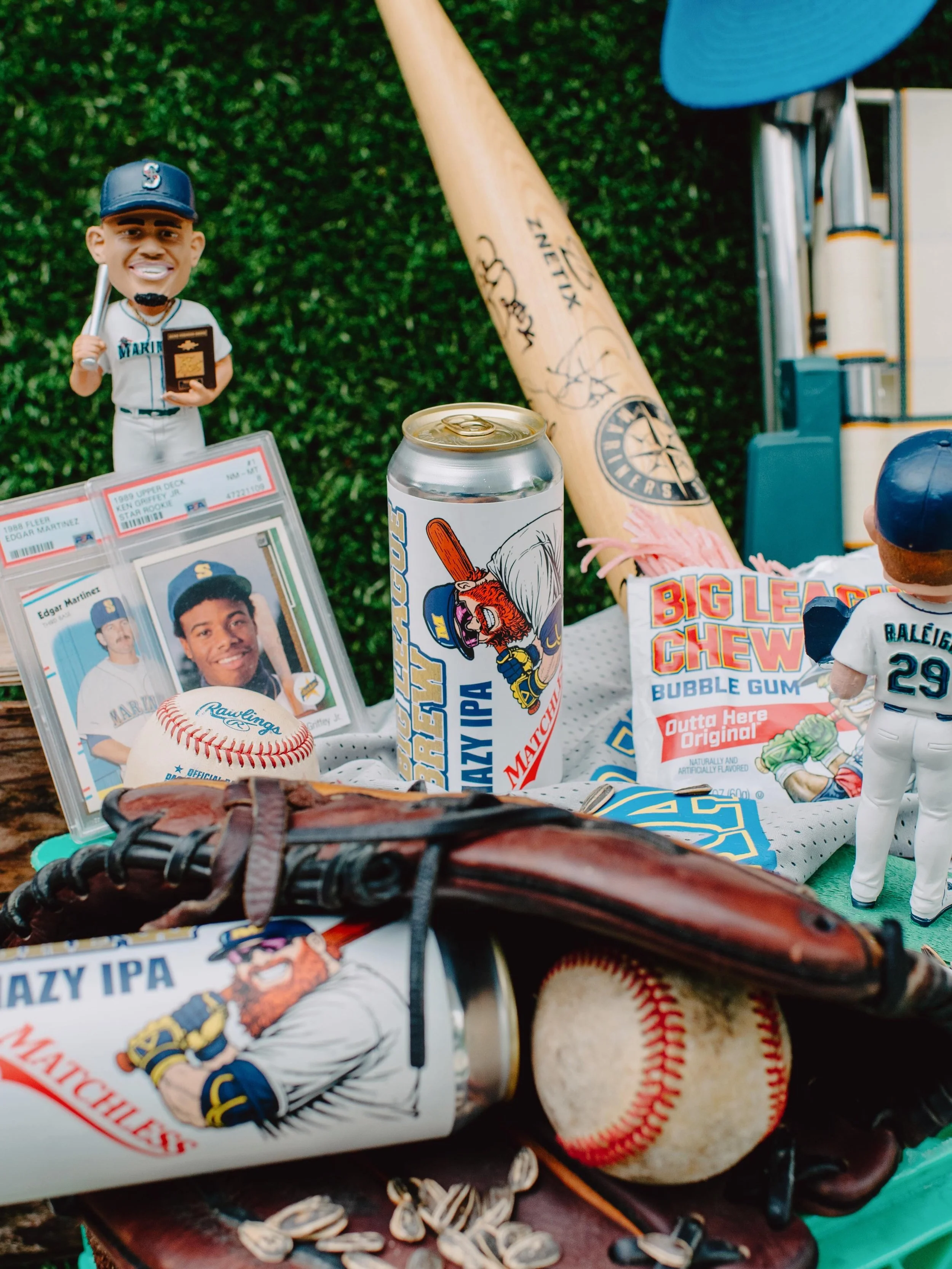 🍻⚾️Big League Brew⚾️🍻

Get ready to root for the home team with this easy drinking IPA.  The bases are loaded with Citra, Idaho7 and Krush hops all leading to a grand slam of tropical and citrus notes.  This beer is ready for another great season a