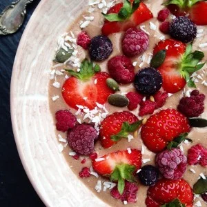 salted-caramel-smoothiebowl1-300x300.jpg