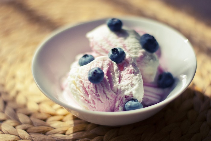 thumbnail_blueberry ice cream.jpg