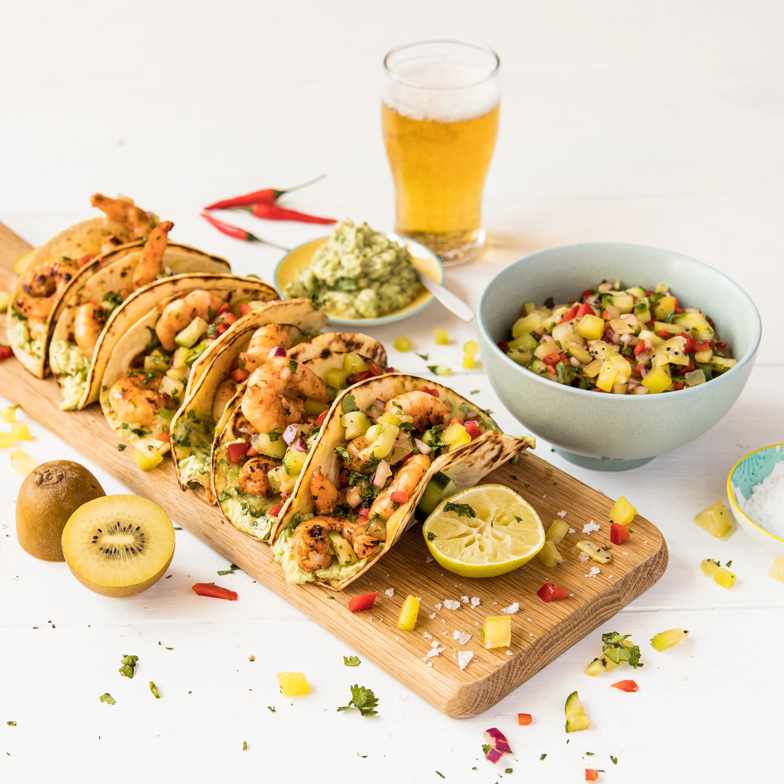 ZESPRI SUNGOLD KIWI & PRAWN TACOS