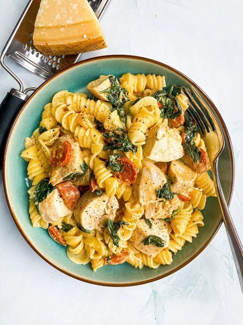 CHICKEN, CHORIZO & SPINACH FUSSILI