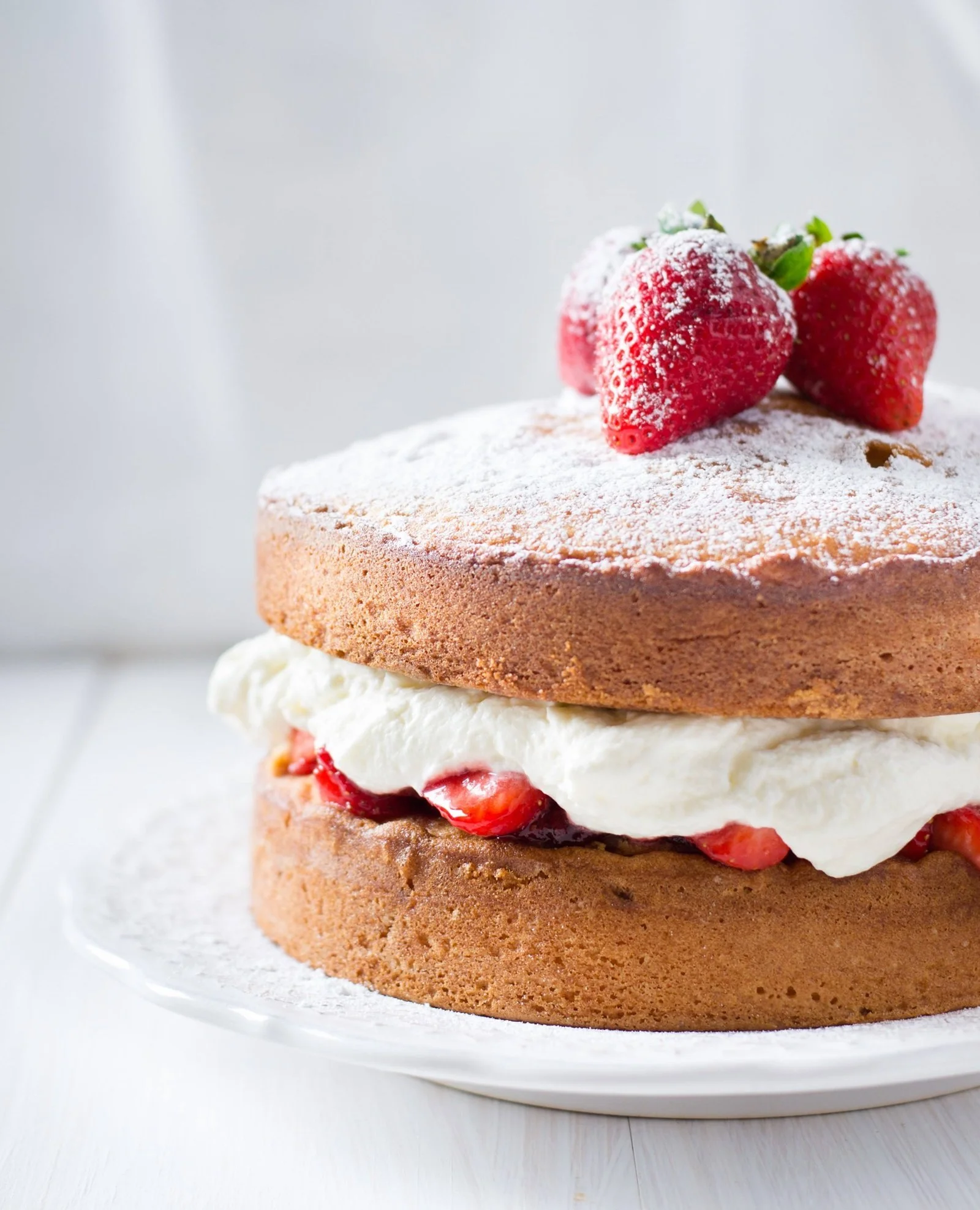 VEGAN VICTORIA SPONGE CAKE