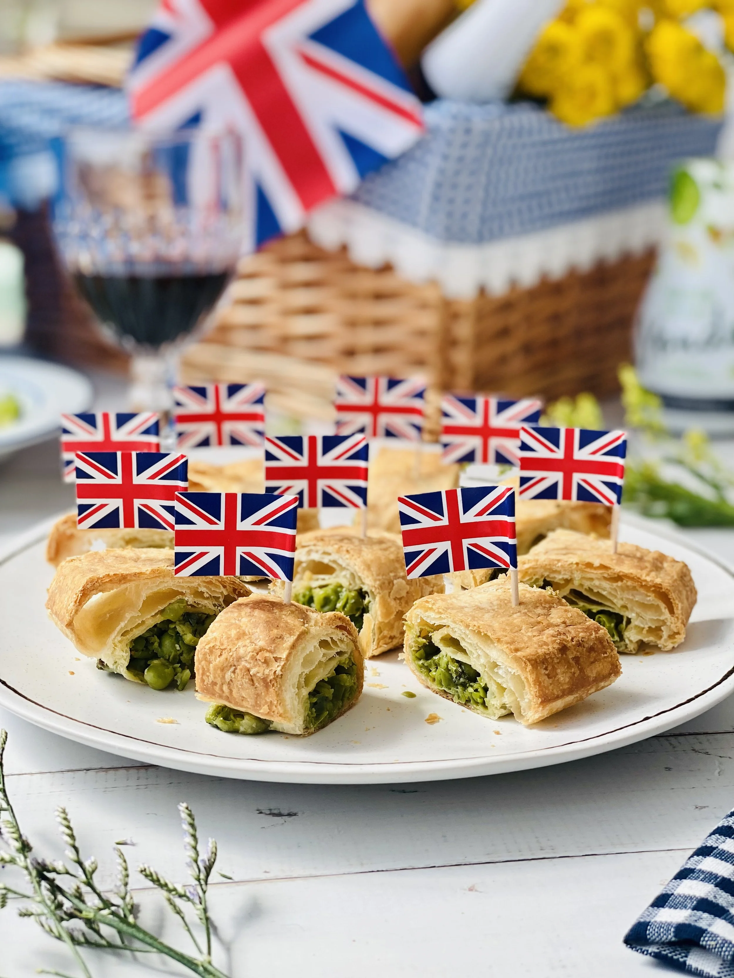 Green pea and mint rolls