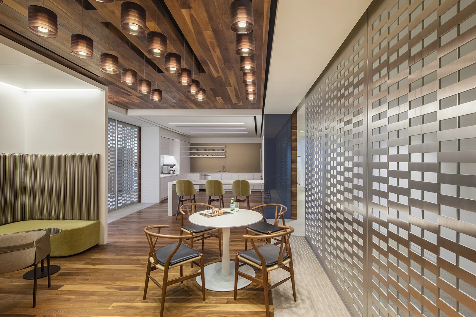 HIPAU_VistaEquityPartnersSF_KitchenScreen_150506_sm.jpg