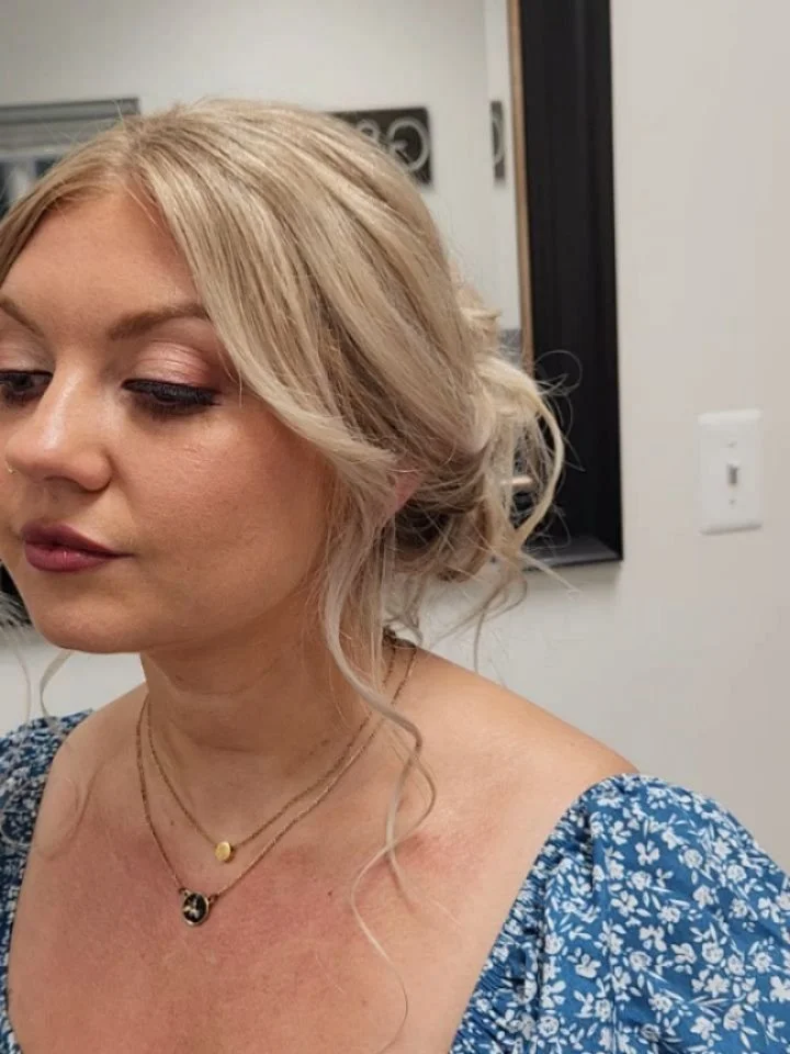 Loving the cool-toned vibes for Hailey's trial. 

We skipped the traditional black or brown liner and went with this beautiful burgundy from @danessamyricksbeauty. 

What's your go-to liner color?

#GalsAndGhouls #michiganweddings #makeupbygalsandgho