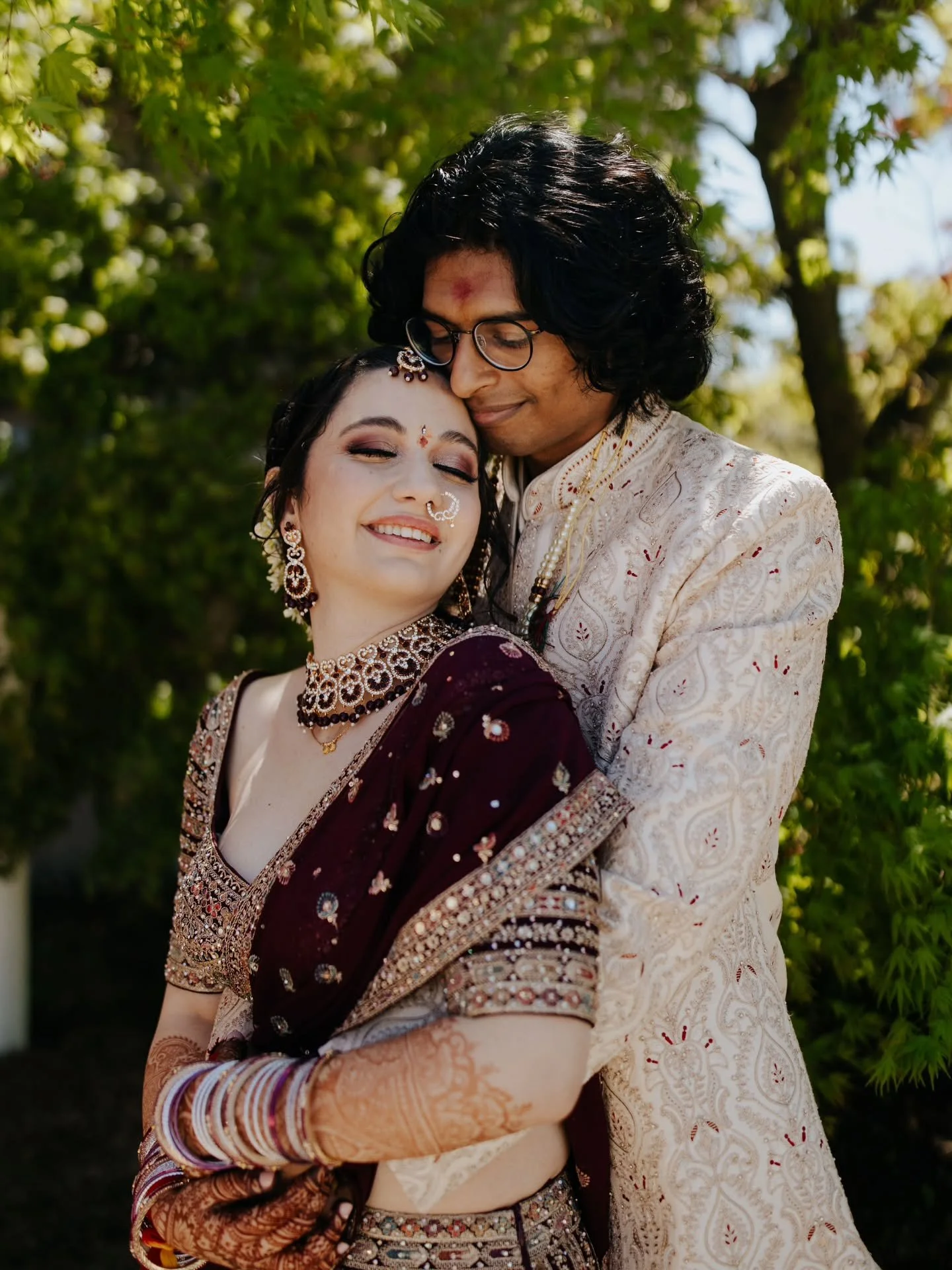 Still not over how beautiful this day was. The colors, the details, the jewelry&hellip; everything came together so perfectly.

Hair + makeup by us.

Photos by @caedyconvisphotography 

#GalsAndGhouls #makeupbygalsandghouls #BridalStylist #BridalHair