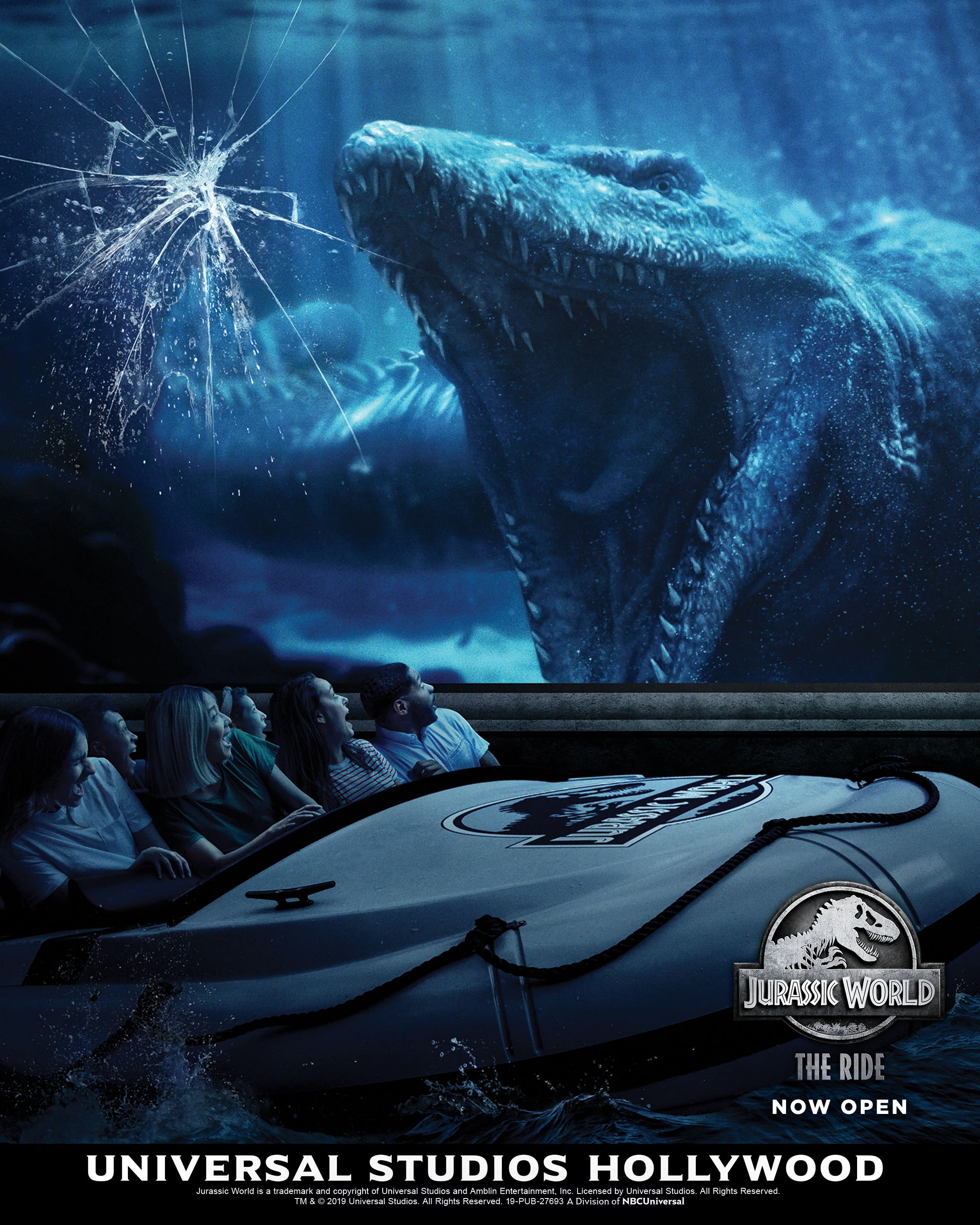 Mosasauraus in Aquarium Observatory Tank-Jurassic World-The Ride at USH ....jpg
