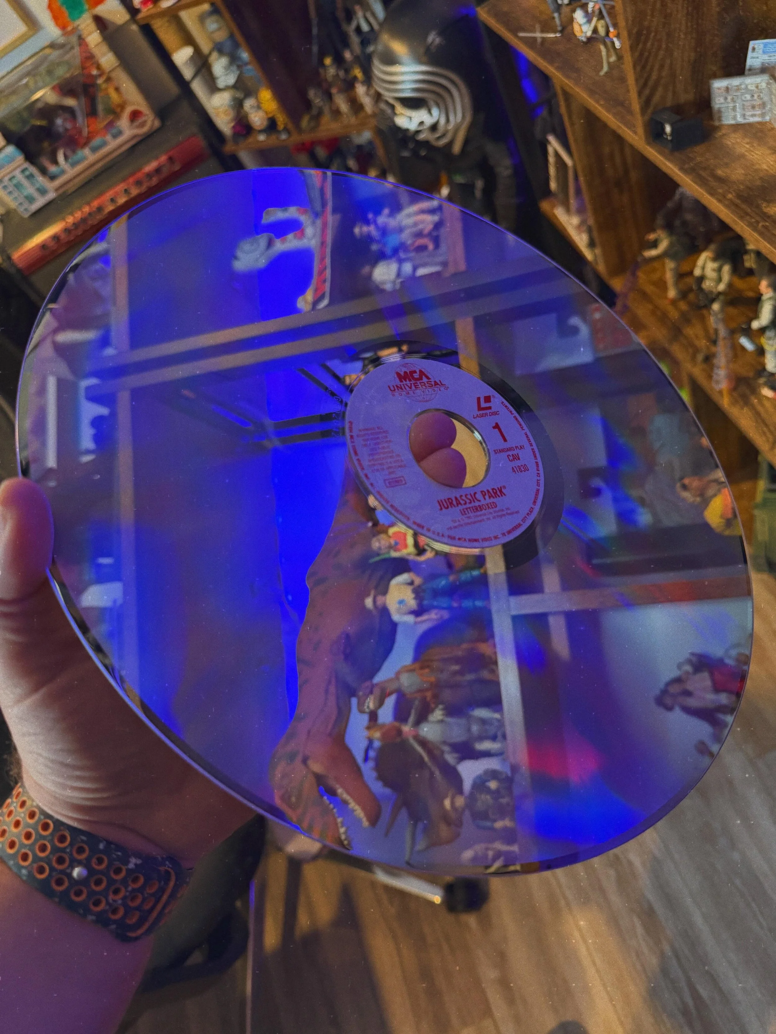 33 years ago today, Jurassic Park roared into theaters, changing cinema as we know it! One day I&rsquo;ll find a way to watch  Jurassic Park on Laserdisc. 😝🦖🦕

#jurassicpark #laserdisc #jurassic