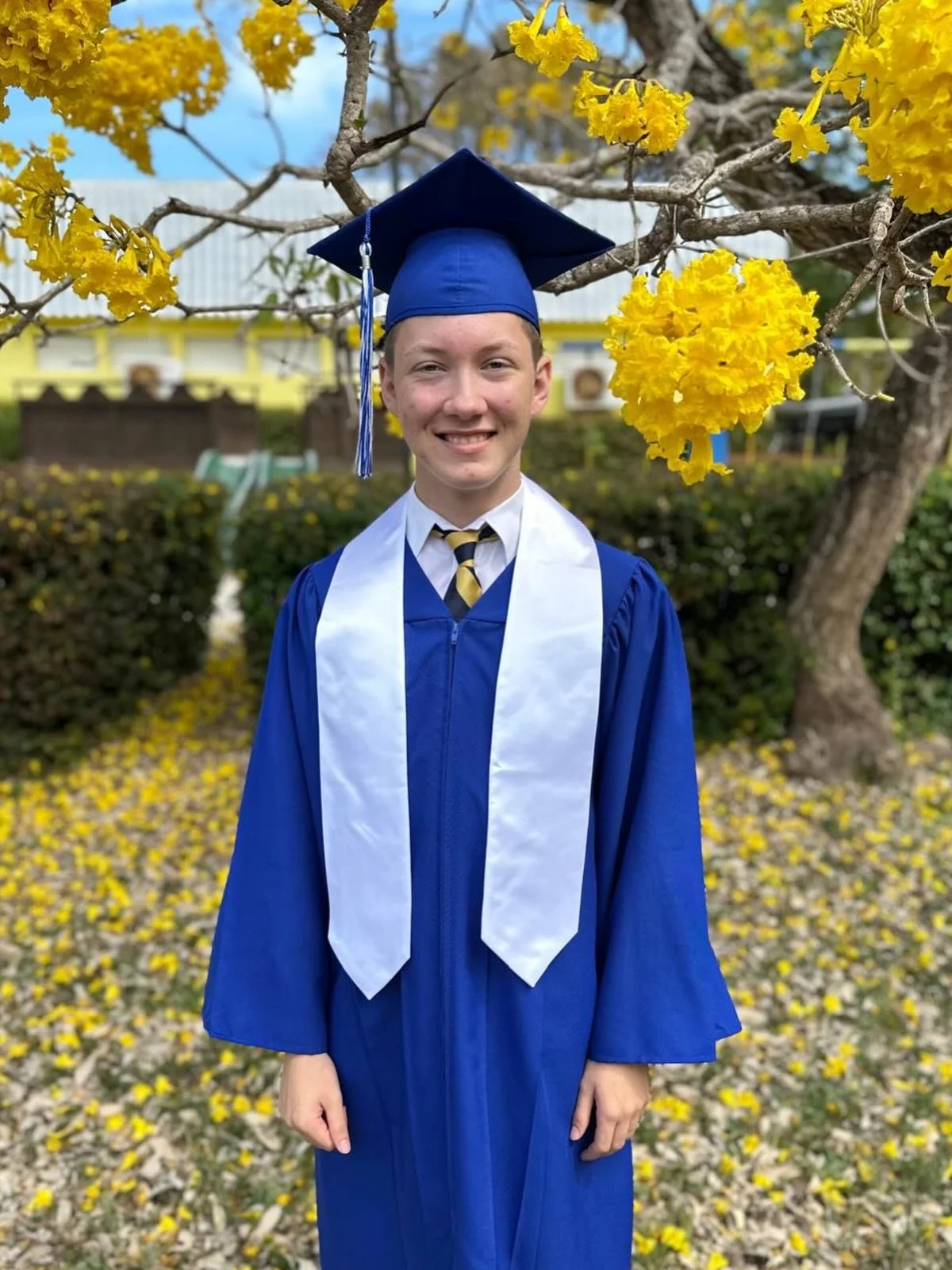 🎓 Senior Spotlight: Josef Rupp
We are so proud to recognize Josef Rupp for his creativity, talent, and contributions to Tambearly International School. A Tambearly student for the past seven years, Josef brings a rich international background. With 