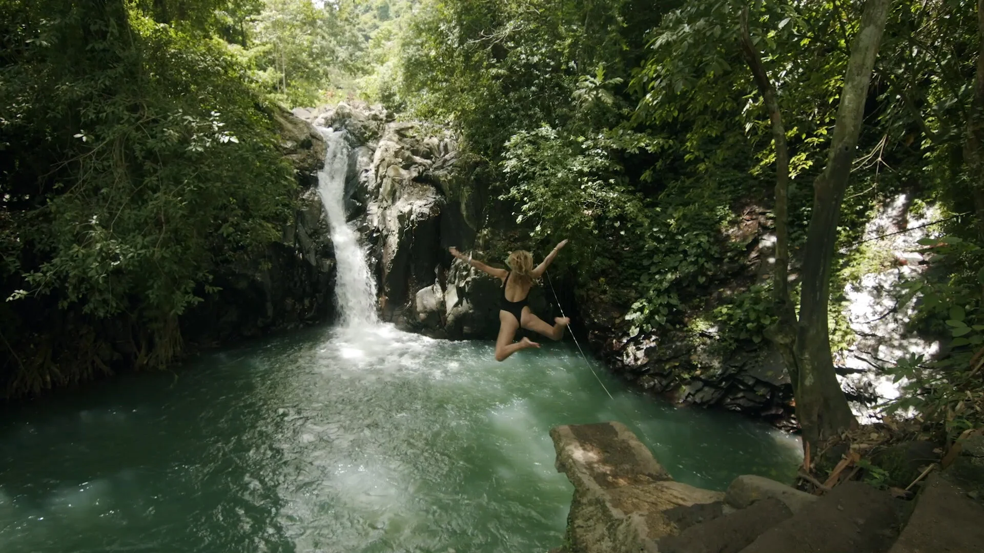 SOCIAL_BALI_200506_h264