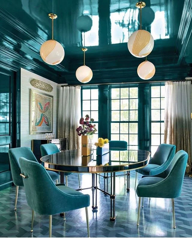 When Thanksgiving planning got you feeling a little bit too blue.
📸: @ninatakesh, @carolineraffertyinteriors via @jroman1964