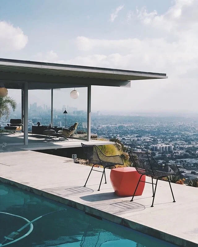 Fun fact: this might be the 673,578,854,850th time I have posted about Case Study House #22 (aka the Stahl House), and it&rsquo;s still as exciting as the first time.
📸: @ryanwhwong