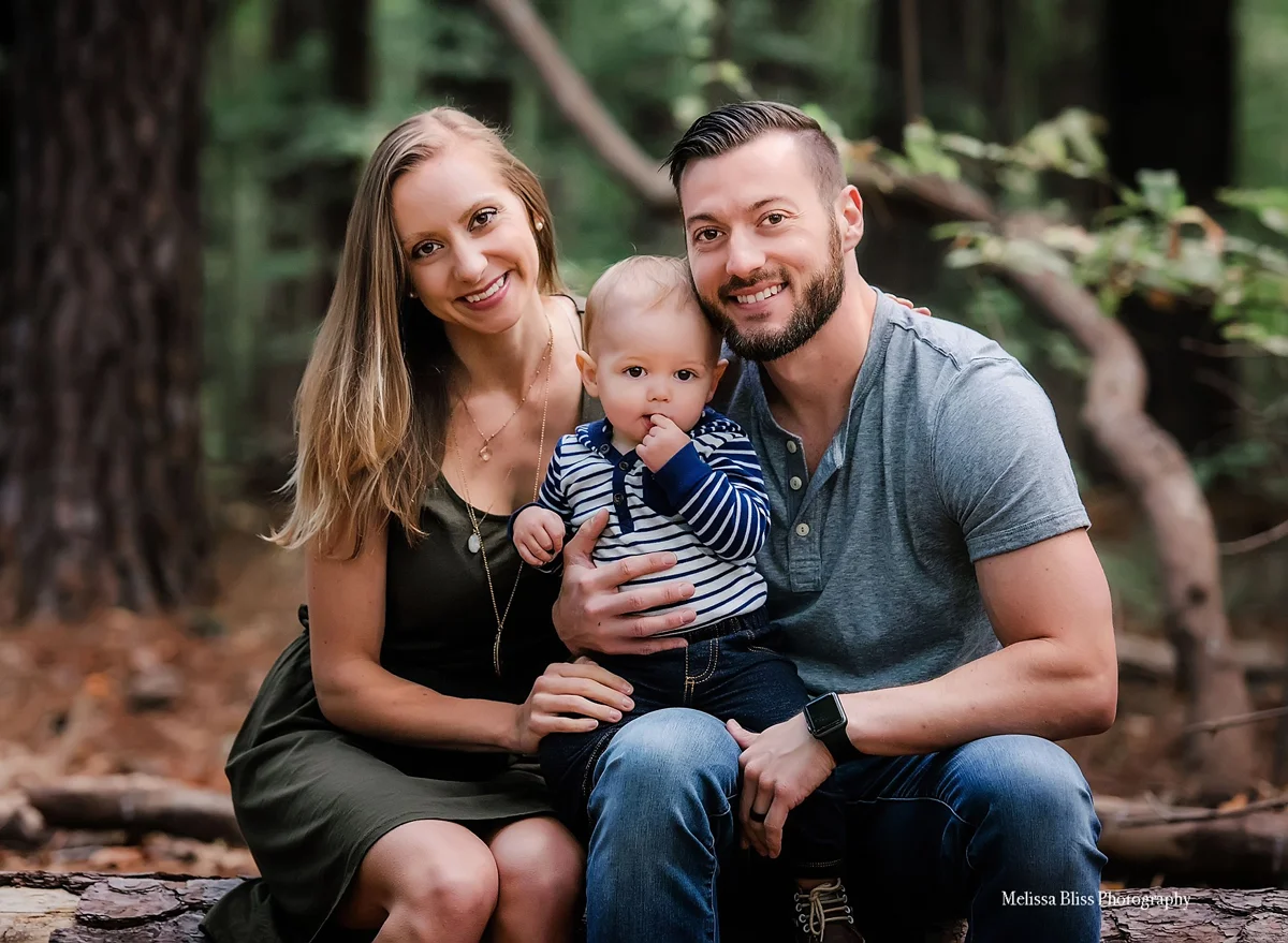 rustic-family-portrait-in-the-woods-mariner's-museum-park-melissa-bliss-photography-norfolk-va-beach-family-photogrpaher.jpg