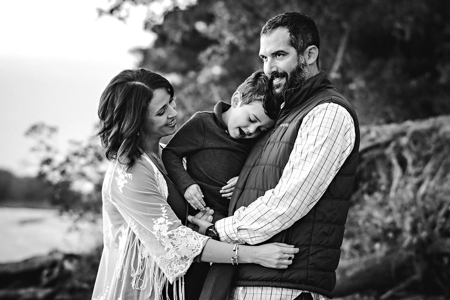 intimate-family-moment-virginia-beach-creative-photographer-melissa-bliss-photography-norfolk-chesapeake-williamsburg-sessions.jpg