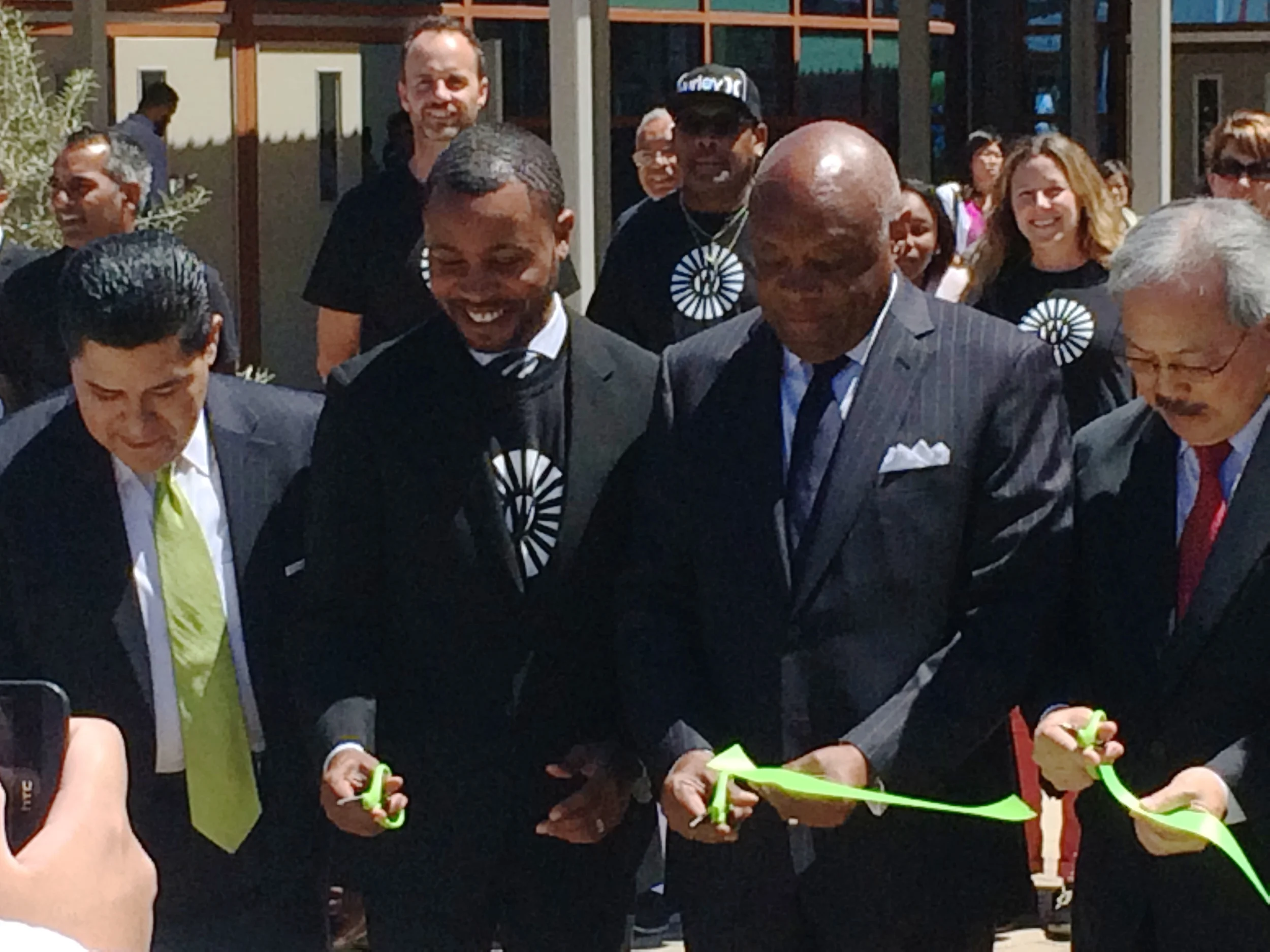     RIBBON CUTTING CEREMONY FOR WILLIE BROWN MIDDLE SCHOOL  August 17, 2015 - Today, Willie Brown Middle School, the first new school to be built in ten years and one of the greenest facilities in the city, opens its doors to 6th grade students! Loca