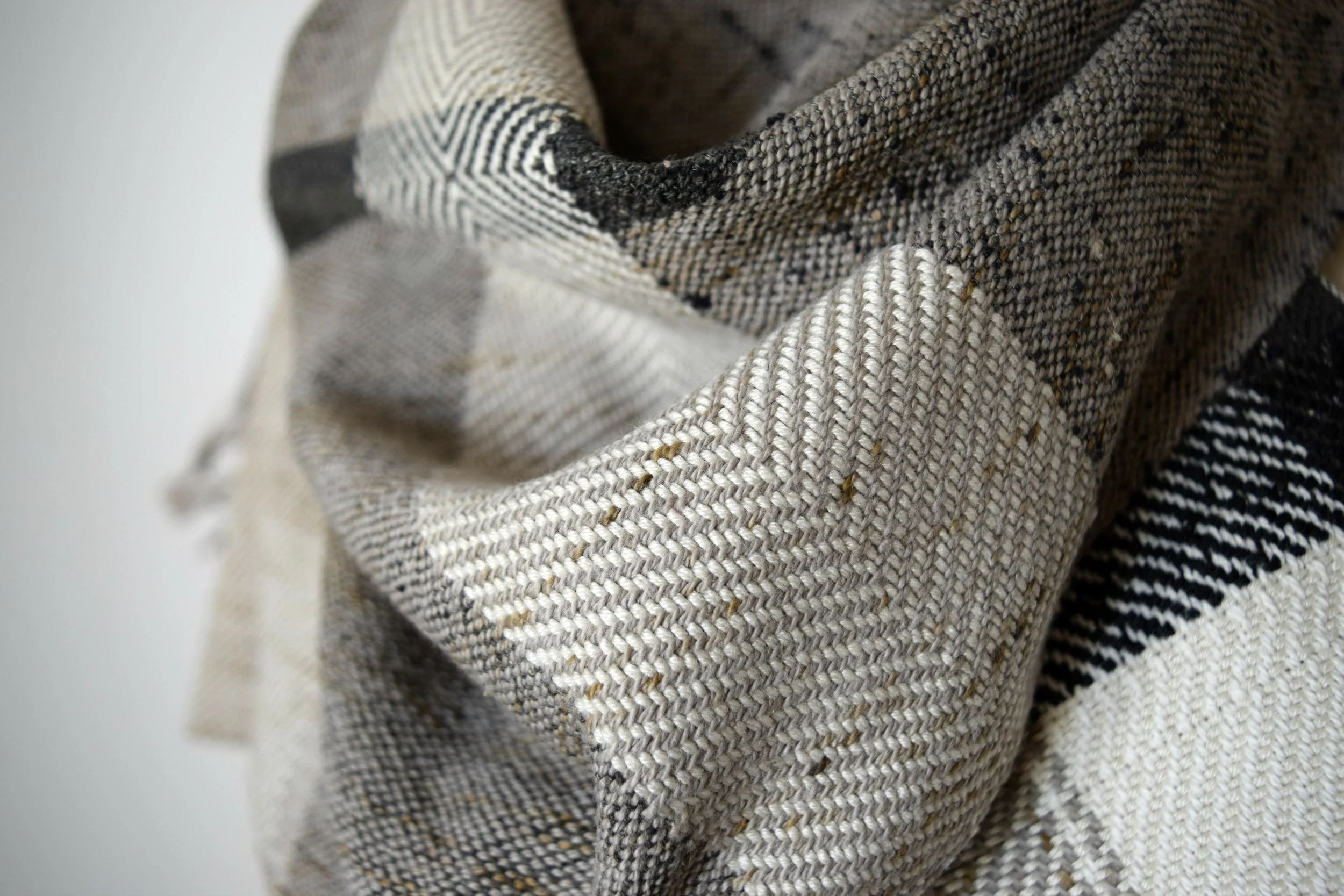 amandawood_concrete_16_black_closeup1.jpg