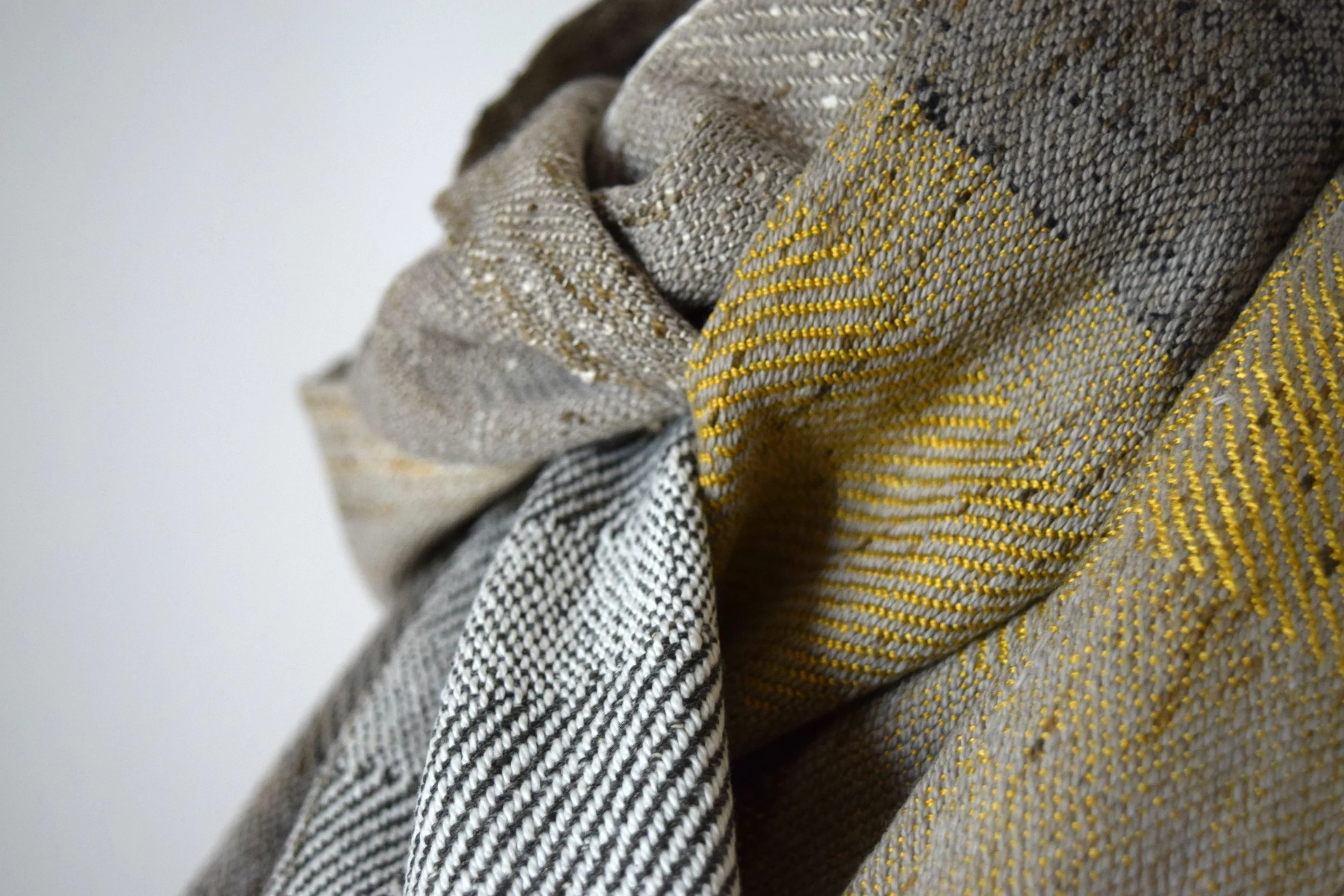 amandawood_concrete_16_yellow_closeup4.jpg
