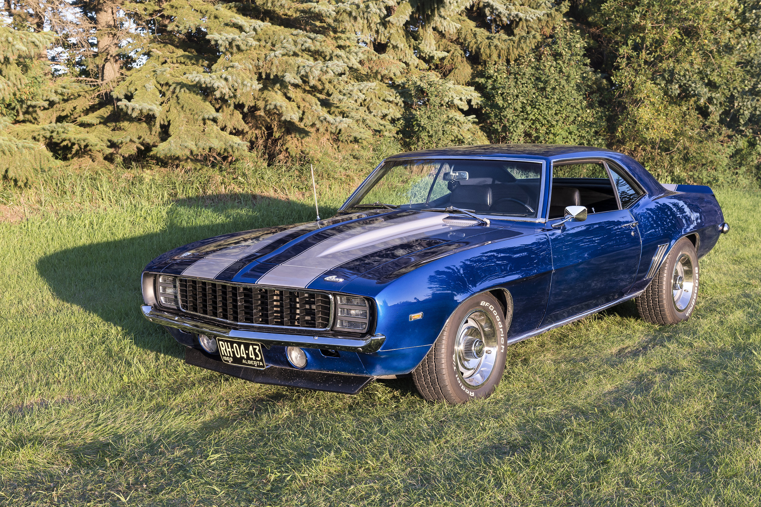  1969 Camaro RS  383 stroker, 700 r4, 10 bolt posi 383 gears, willwood brakes, all original sheet metal car from Texas. 