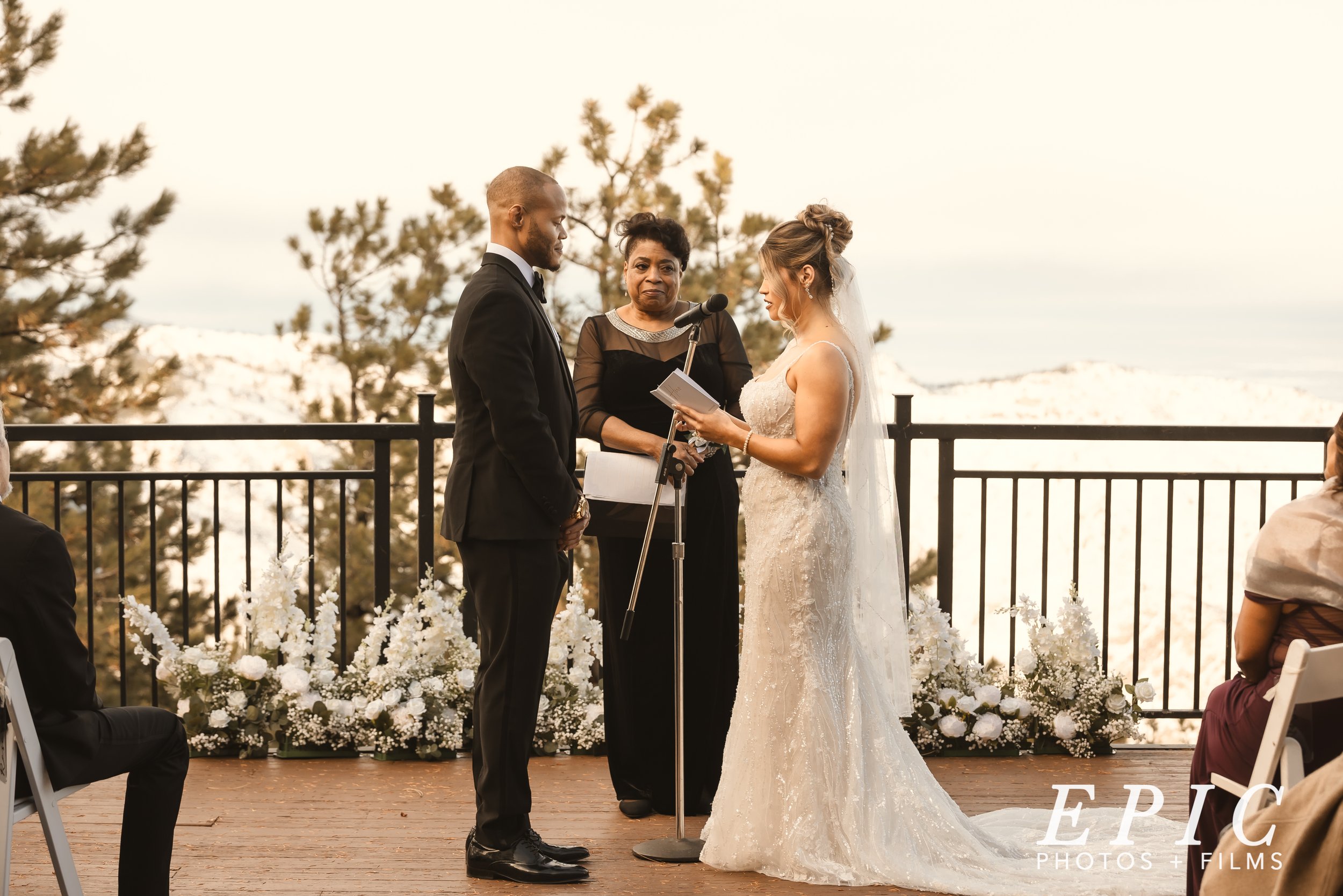 Mount Vernon Canyon Club Wedding Planner